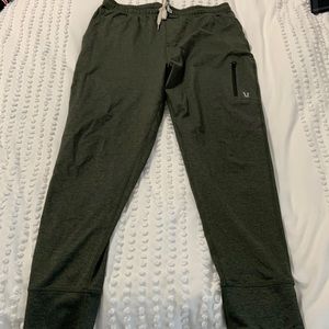 Vuori Sunday Joggers - Green
